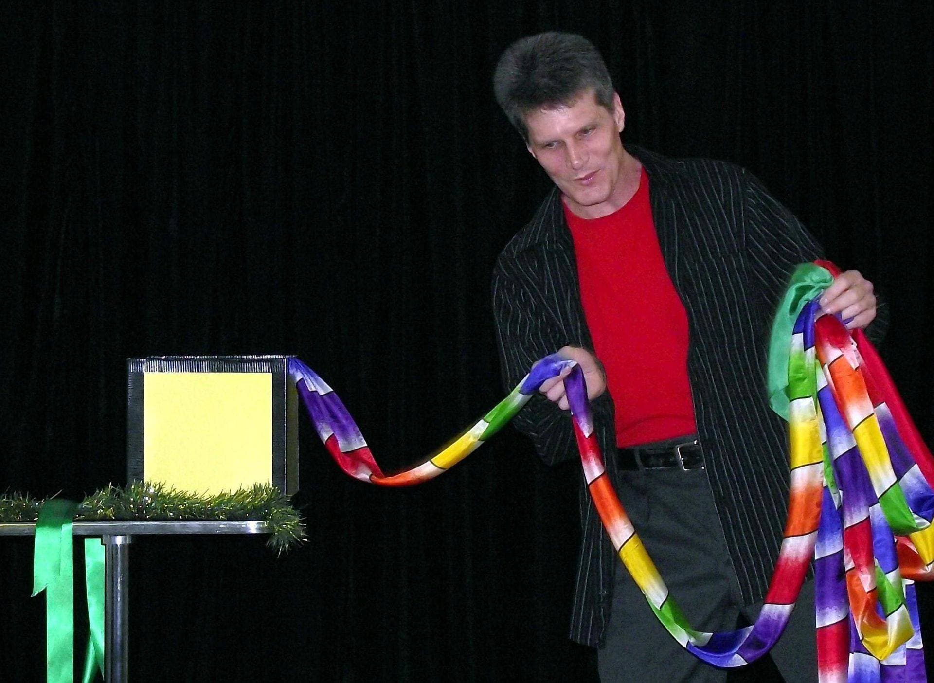 Joe Lyons magic performance 5